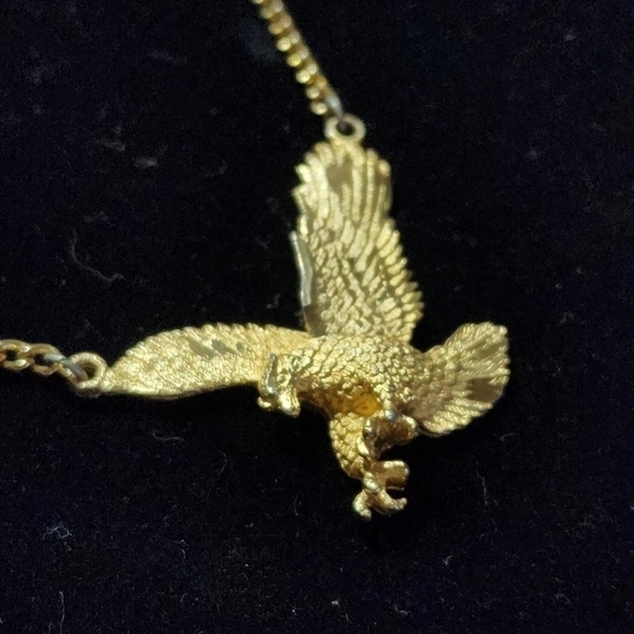 Vintage Mans Large Goldtone 3D Eagle Hawk pendant Necklace 20" - Picture 5 of 9